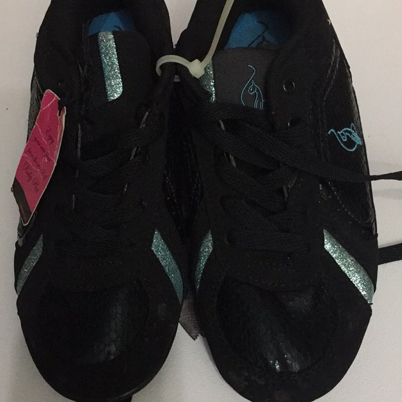 Cute sneakers - Picture 1 of 6